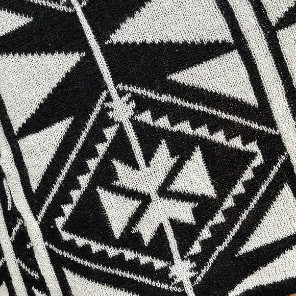 Geometric Hooded Duster - Picture 5 of 6